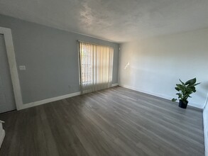 2759 NW 198th Ter in Miami Gardens, FL - Building Photo - Building Photo