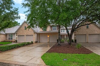 18 W Greenhill Terrace Pl in Spring, TX - Building Photo - Building Photo
