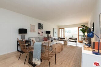 11670 Sunset Blvd in Los Angeles, CA - Building Photo - Building Photo