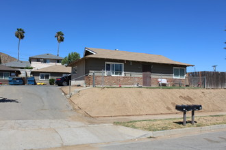 241-247 Maryknoll Dr in Colton, CA - Building Photo - Building Photo