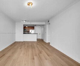 2665 SW 37th Ave, Unit 1501 in Miami, FL - Foto de edificio - Building Photo