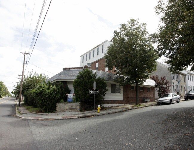 61 W 4th St in Pottstown, PA - Building Photo - Building Photo