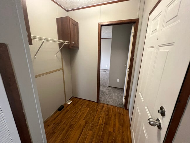 77 Peach St in Hopkinsville, KY - Foto de edificio - Building Photo