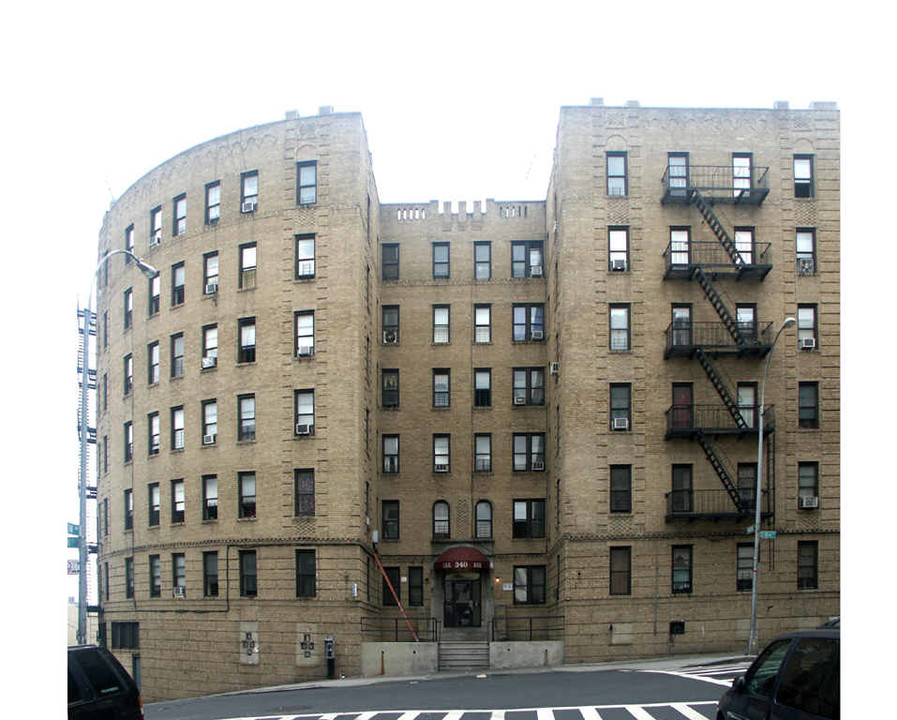 340-356 E 184th St in Bronx, NY - Building Photo