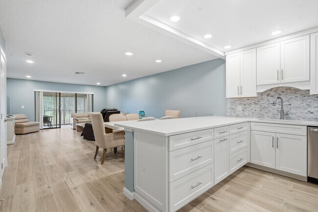 9292 Vista Del Lago in Boca Raton, FL - Building Photo - Building Photo