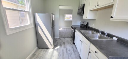 4121 Monroe St in Fort Wayne, IN - Building Photo - Building Photo