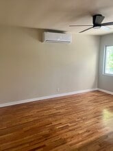 1391 N Altadena Dr, Unit B in Pasadena, CA - Foto de edificio - Building Photo