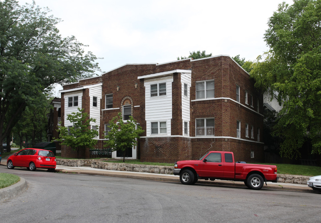 900 E 28th St in Kansas City, MO - Foto de edificio