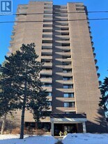 71 Somerset St W in Ottawa, ON - Building Photo