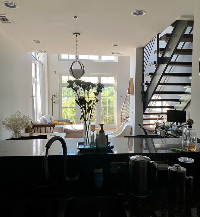 1253 Caroline St NE, Unit 222 in Atlanta, GA - Building Photo