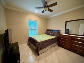 3741 Debbie Ln in Groves, TX - Building Photo - Building Photo