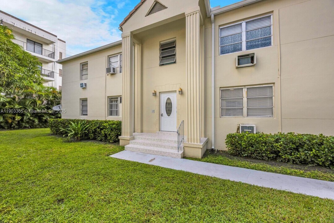 23 Phoenetia Ave in Coral Gables, FL - Building Photo