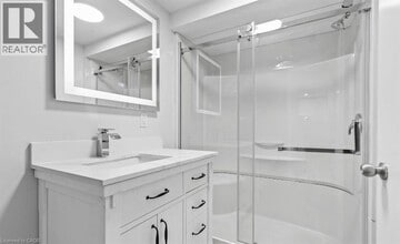 304 First Ave in Welland, ON - Building Photo - Building Photo