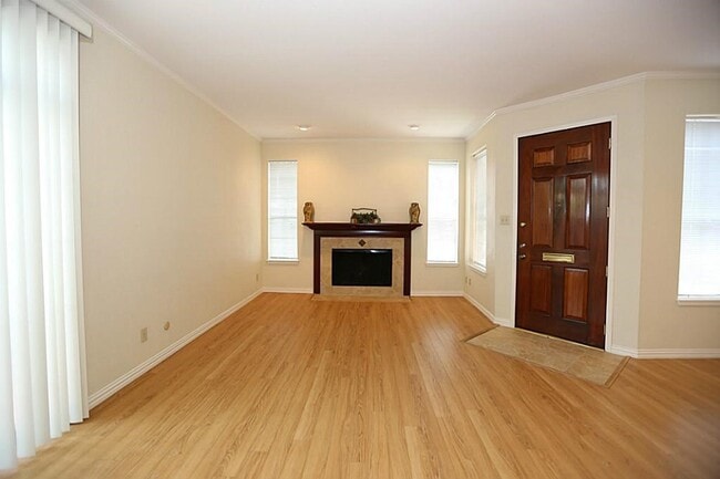 2602 W Holcombe Blvd