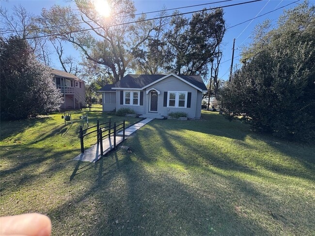 property at 306 N Elm St