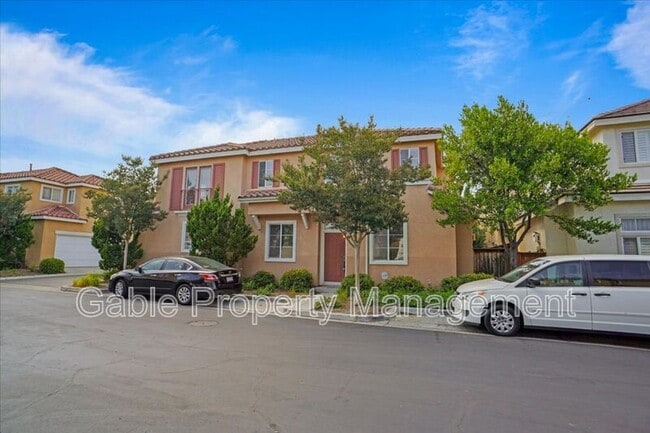 24622 Montevista Cir in Santa Clarita, CA - Building Photo - Building Photo