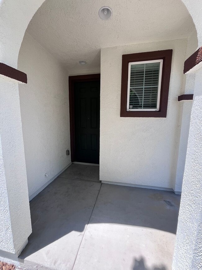 1864 Glenmark Way in Roseville, CA - Building Photo - Building Photo