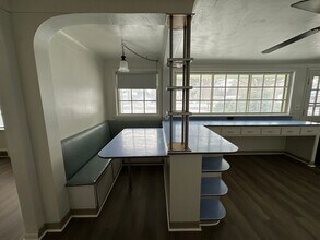 1102 Napoleon Rd in Jackson, MI - Building Photo - Building Photo