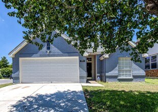 16900 Simsbrook Dr in Pflugerville, TX - Building Photo - Building Photo