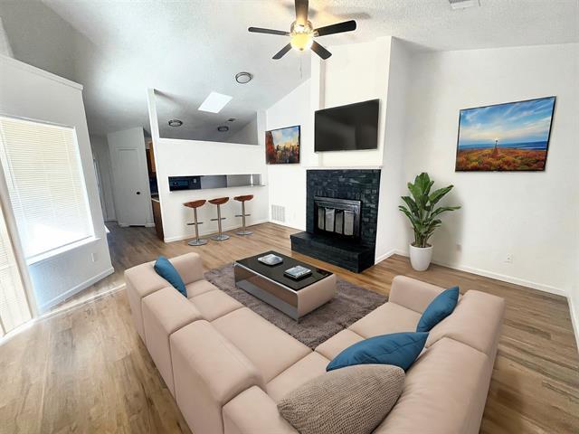 5518 Creek Valley Dr in Arlington, TX - Building Photo - Building Photo