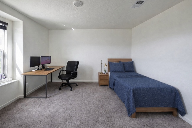 719 Irma Dr in Merced, CA - Foto de edificio - Building Photo