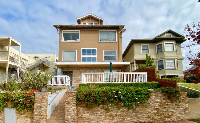 21st in San Diego, CA - Building Photo - Interior Photo