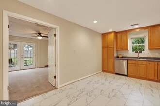 1706 Fantasia Cir in Herndon, VA - Building Photo - Building Photo