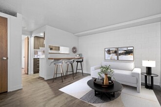 Twin Creek Apartments in Logan, UT - Foto de edificio - Building Photo
