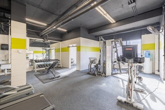 Garfield Tower Apartments in Cincinnati, OH - Building Photo - Interior Photo