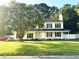 3917 Larchwood Dr in Virginia Beach, VA - Building Photo