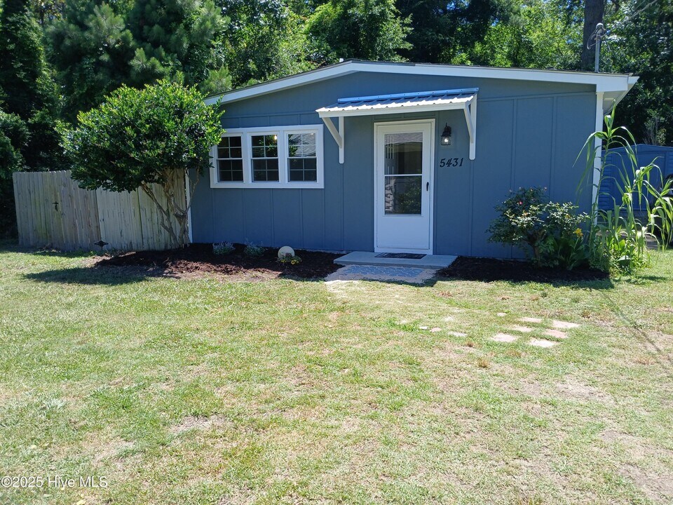 5501 Myrtle Grove Rd in Wilmington, NC - Building Photo