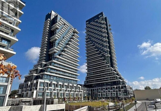 property at 30 Inn On The Pk Dr