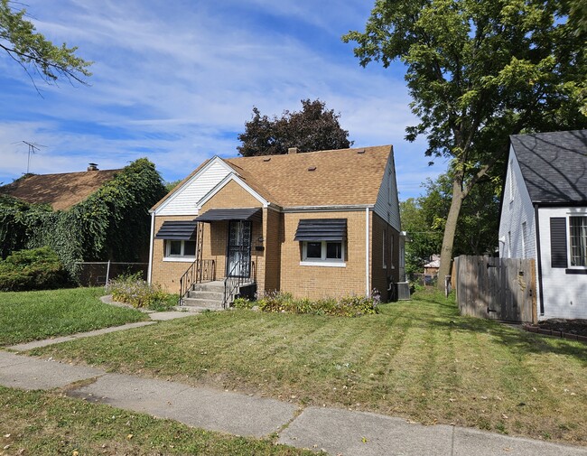 property at 512 W 49th Ave