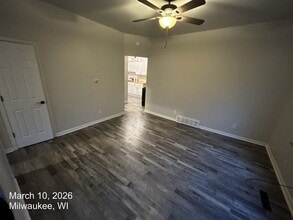 2436 N 1st St, Unit A in Milwaukee, WI - Foto de edificio - Building Photo