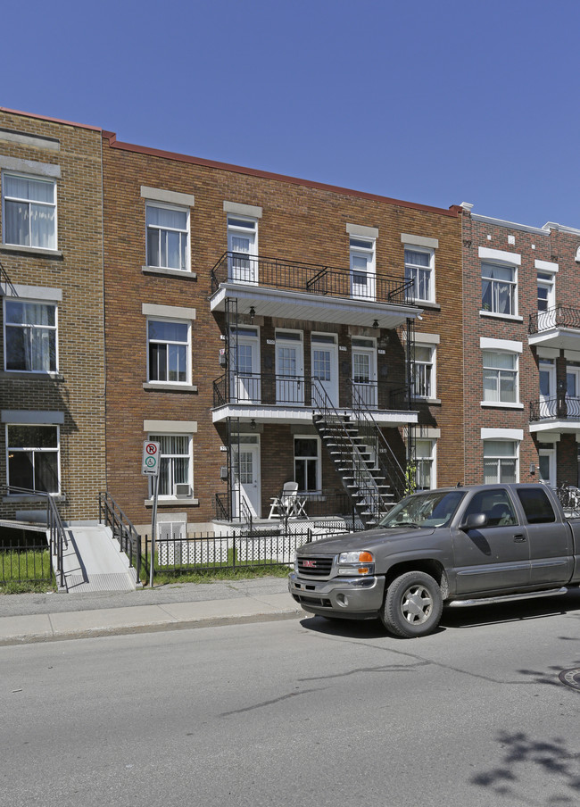 299-309 6e in Montréal, QC - Building Photo - Primary Photo