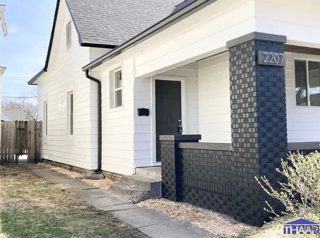 2207 N 13th St in Terre Haute, IN - Building Photo - Building Photo