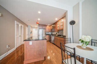 1125 Maxwell Ln in Hoboken, NJ - Building Photo - Building Photo