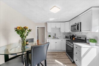 49 Massasoit Ave in Hull, MA - Building Photo - Building Photo