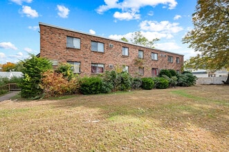 18 Signor St in East Hartford, CT - Building Photo - Building Photo