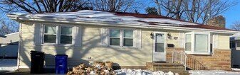 122 Nevada Dr in Decatur, IL - Building Photo