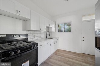 1912 S Woodstock St in Philadelphia, PA - Building Photo - Building Photo