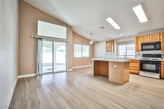 3923 Mountain Birch St in Las Vegas, NV - Building Photo - Building Photo