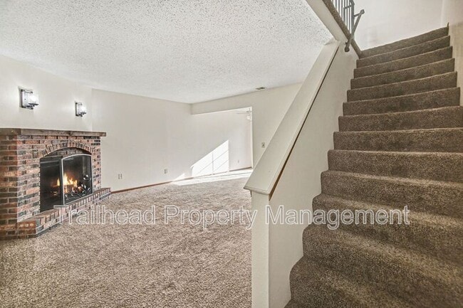 410 NW Nottingham Ln in Blue Springs, MO - Building Photo - Building Photo