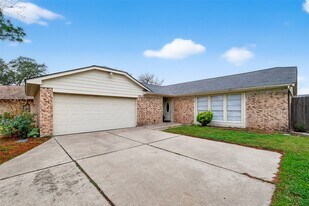 17010 Bentana Ct in Houston, TX - Building Photo