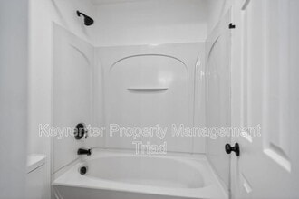 2 Blue Stone Ln in Greensboro, NC - Building Photo - Building Photo