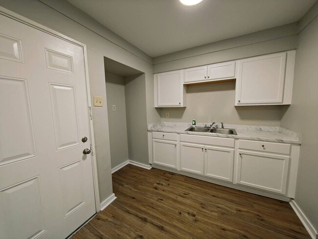 1307 Foxcroft St in Memphis, TN - Building Photo - Building Photo