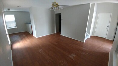 1106 Nueva Leon Plaza in Dallas, TX - Building Photo - Building Photo