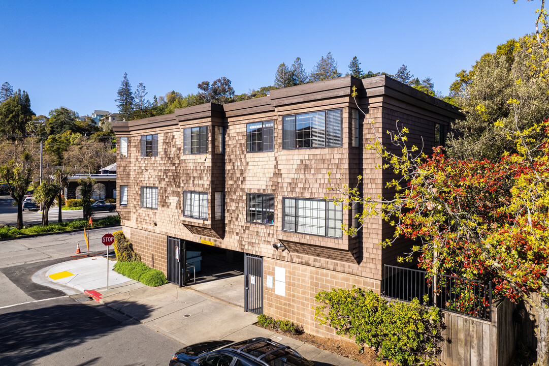 West End Villas in San Rafael, CA - Foto de edificio