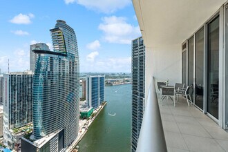 485 Brickell Ave in Miami, FL - Building Photo - Building Photo