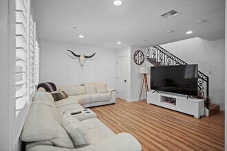 5928 Weaver St in Los Angeles, CA - Foto de edificio - Building Photo